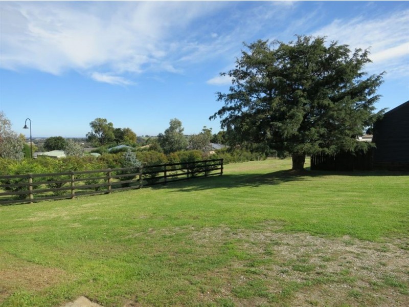 37 Jefferson Road, Garfield VIC 3814