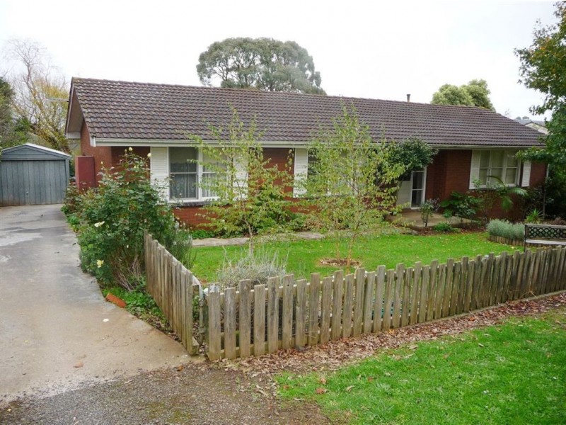 27 Main Road, Neerim South VIC 3831