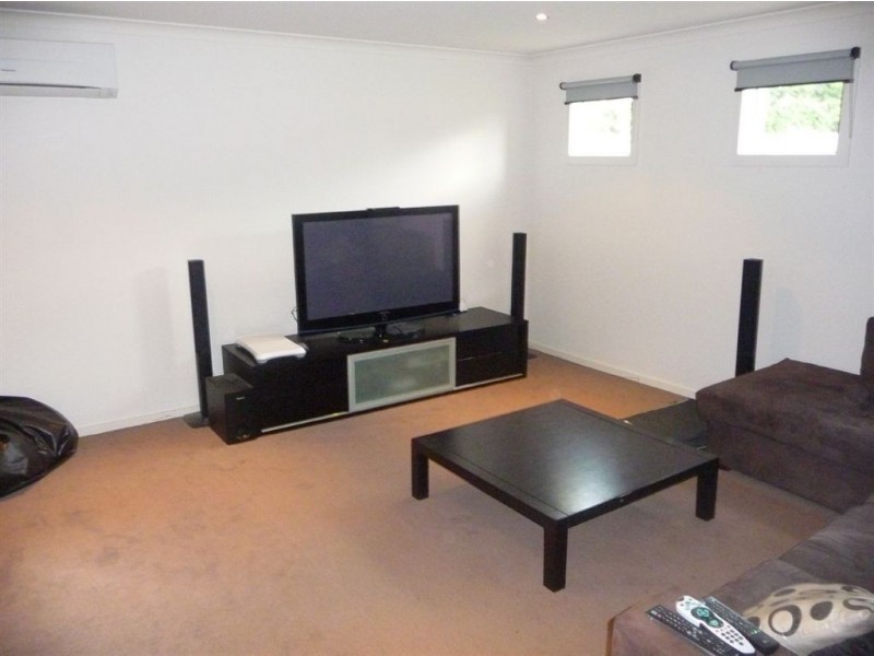 101 McNeilly Road, Drouin VIC 3818