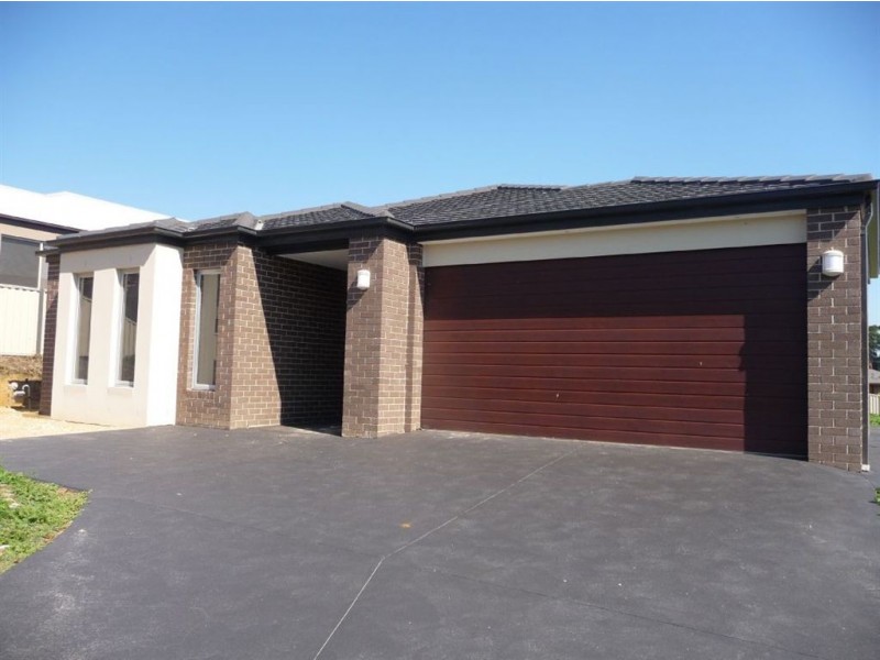 18 Mineral Court, Drouin VIC 3818