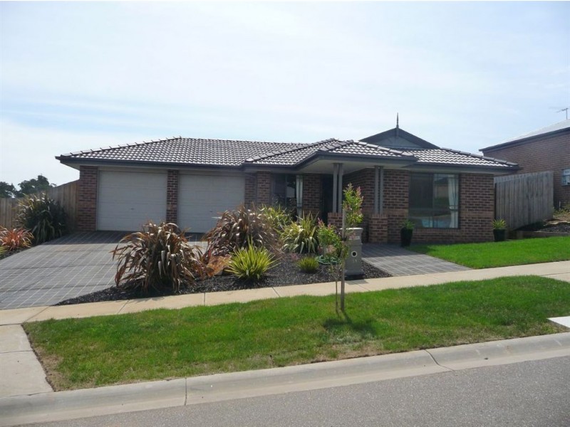 51 Springwater Drive, Drouin VIC 3818