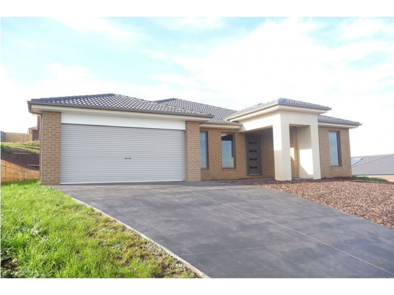 3 Kensington Square, Drouin VIC 3818