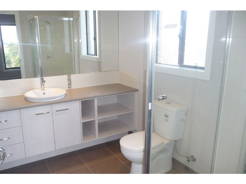 3 Kensington Square, Drouin VIC 3818