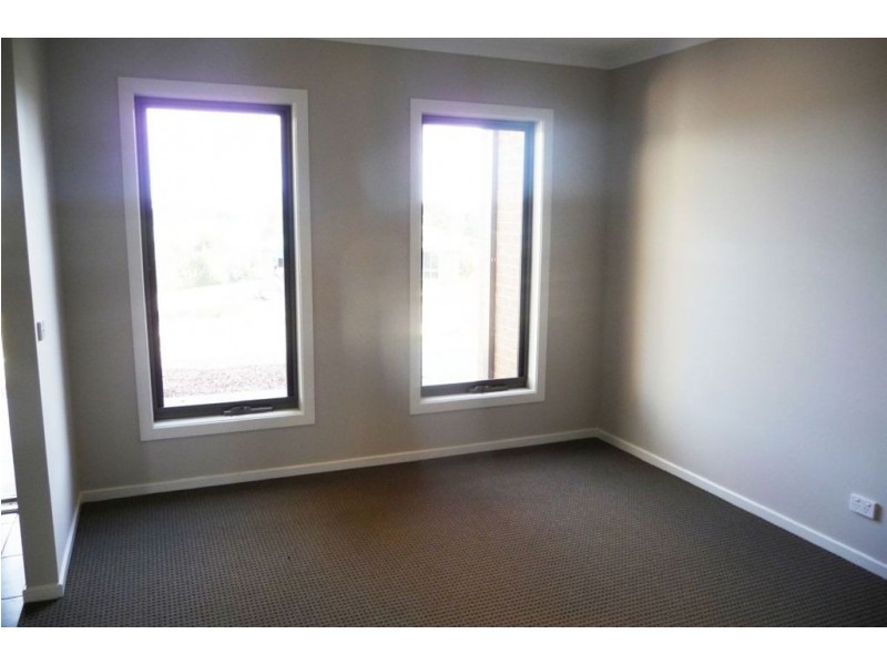 3 Kensington Square, Drouin VIC 3818