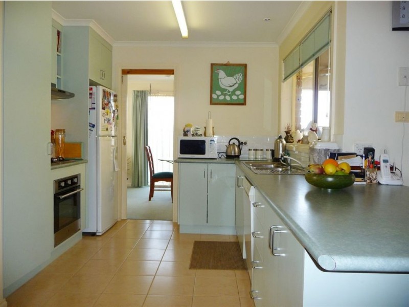 36 Outlook Drive, Drouin VIC 3818