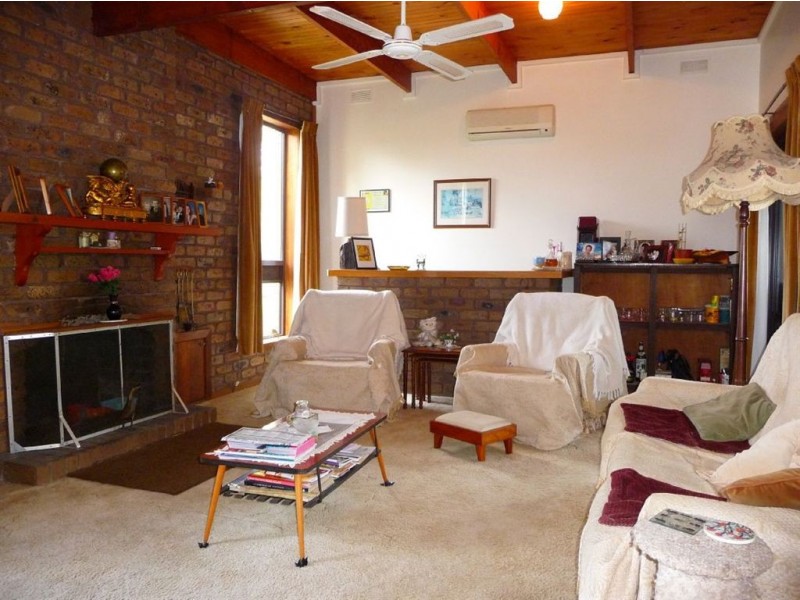 2 James Court, Drouin VIC 3818