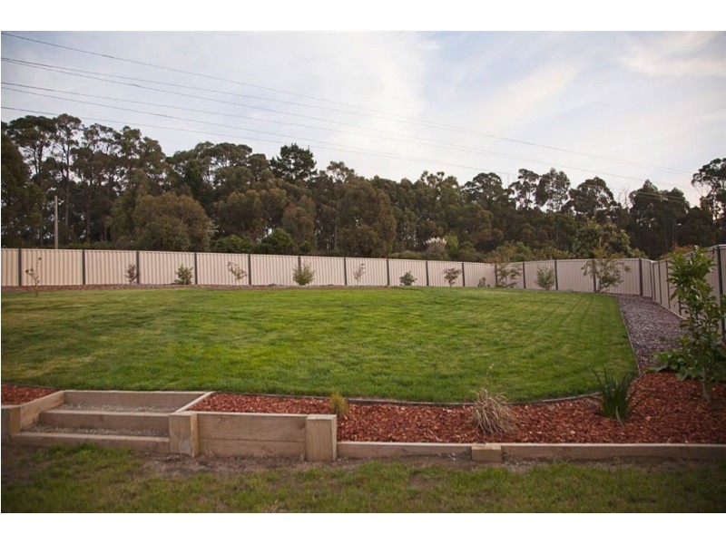 10 Crystal Court, Drouin VIC 3818