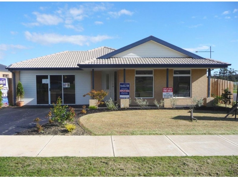 33 Chaucer Way, Drouin VIC 3818