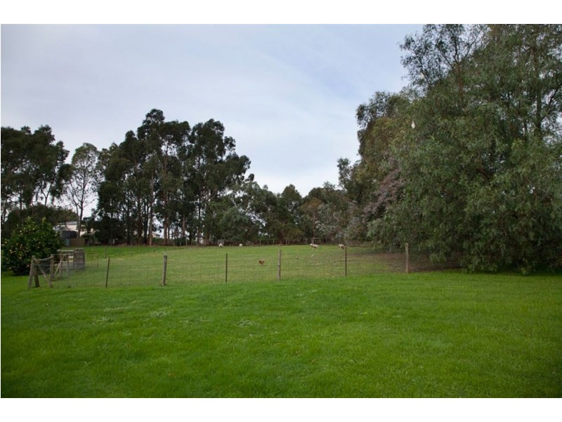 26 Main Neerim Road, Drouin VIC 3818