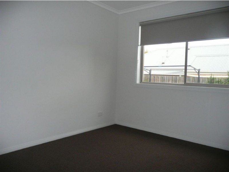 8 Richie Court, Drouin VIC 3818