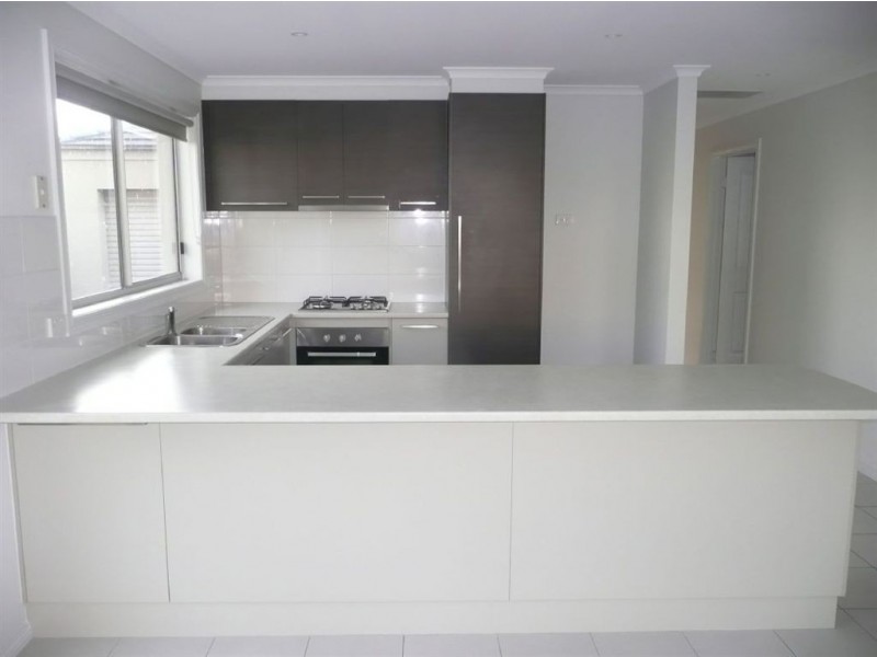 8 Richie Court, Drouin VIC 3818