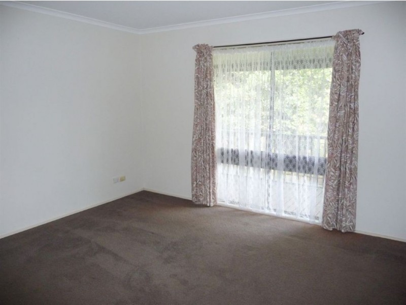 6 Boronia Street, Drouin VIC 3818