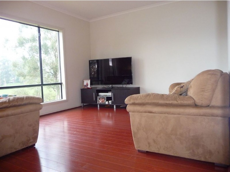 12 Carbine Court, Drouin VIC 3818