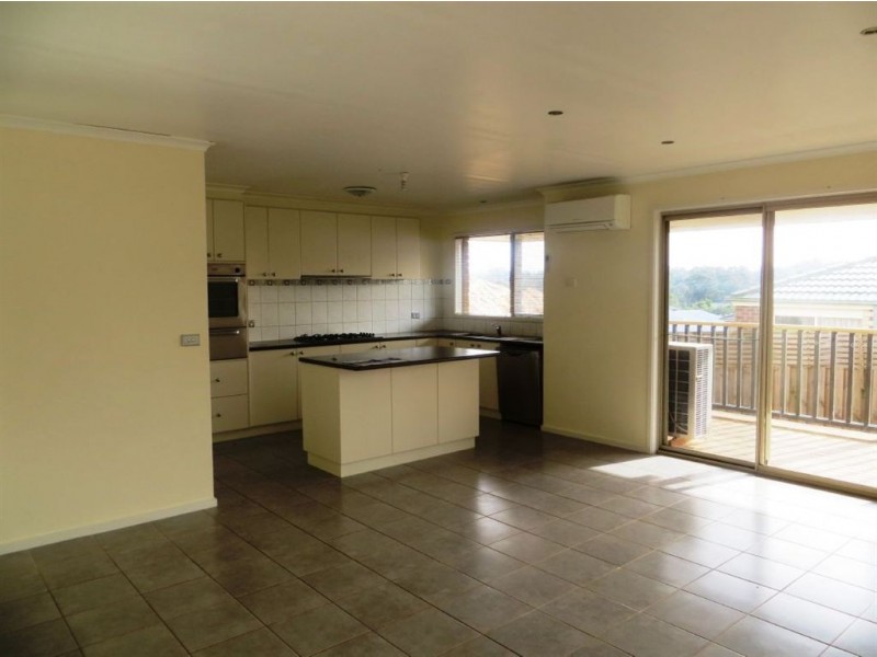 4 Shae Crescent, Drouin VIC 3818