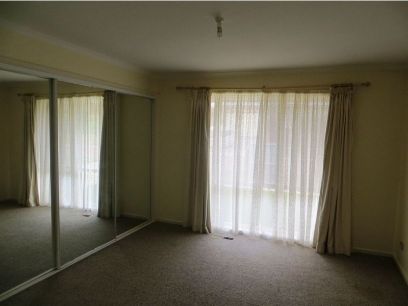 4 Shae Crescent, Drouin VIC 3818