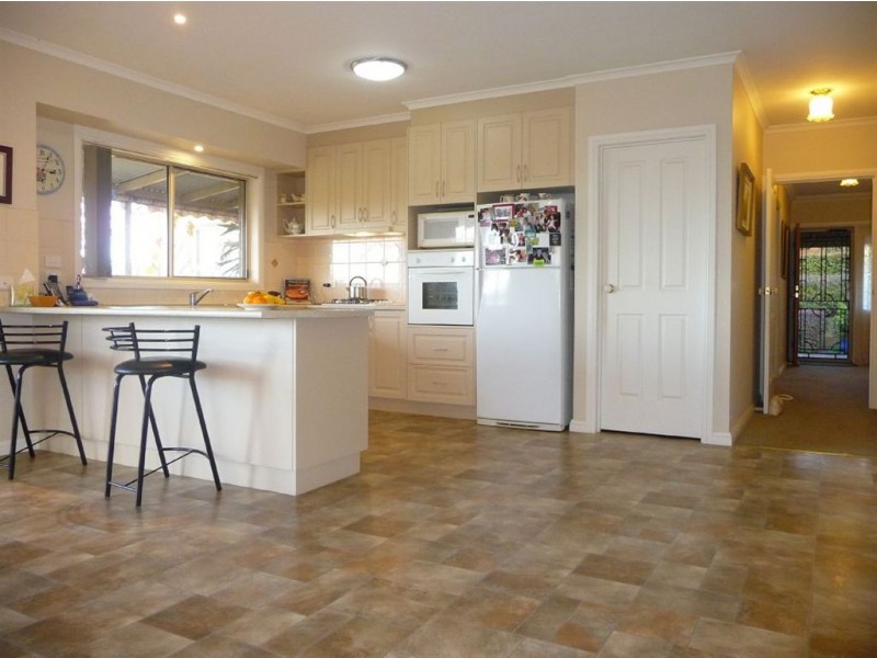 47 Walker Drive, Drouin VIC 3818