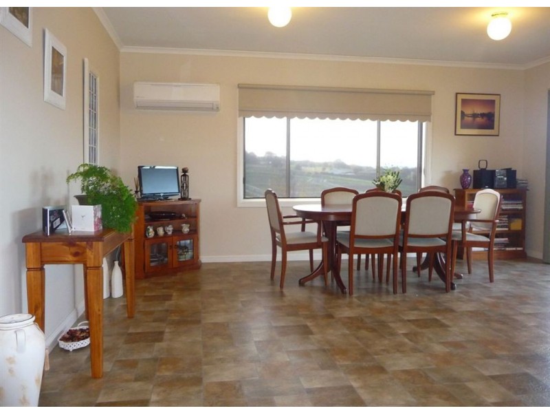 47 Walker Drive, Drouin VIC 3818