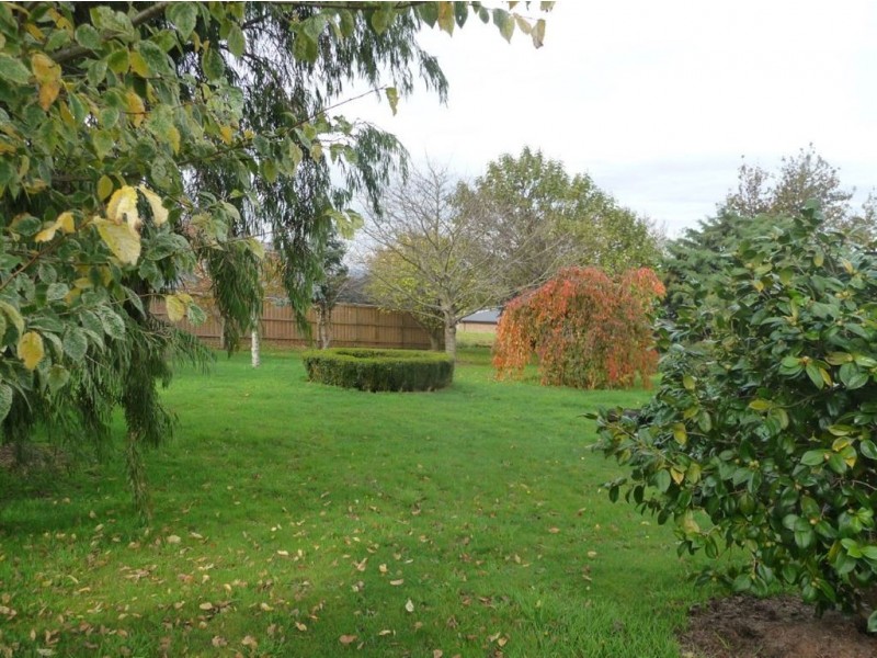 8 Valley Vista Drive, Warragul VIC 3820