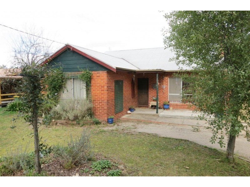 2 Petty Road, Bunyip VIC 3815