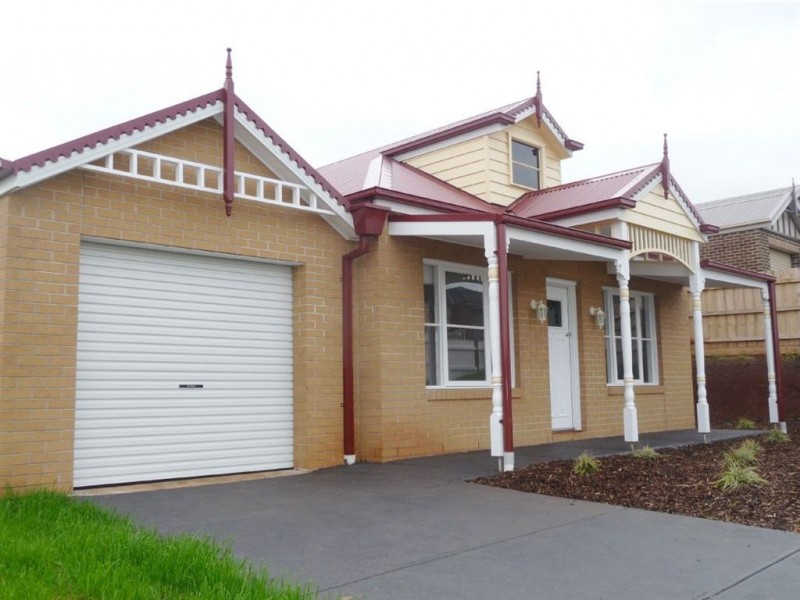 22 Shae Crescent, Drouin VIC 3818