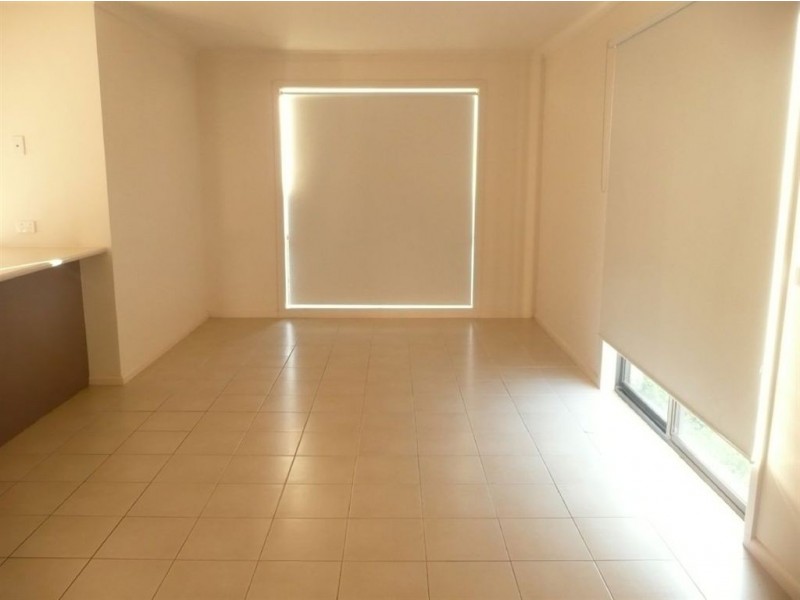 11 Sutherland Way, Drouin VIC 3818