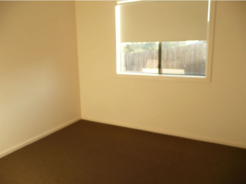 11 Sutherland Way, Drouin VIC 3818