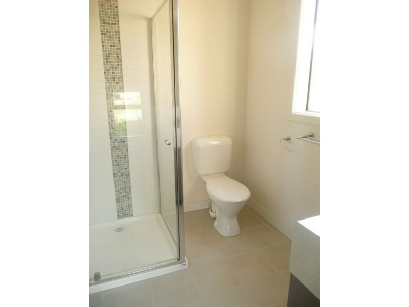 11 Sutherland Way, Drouin VIC 3818