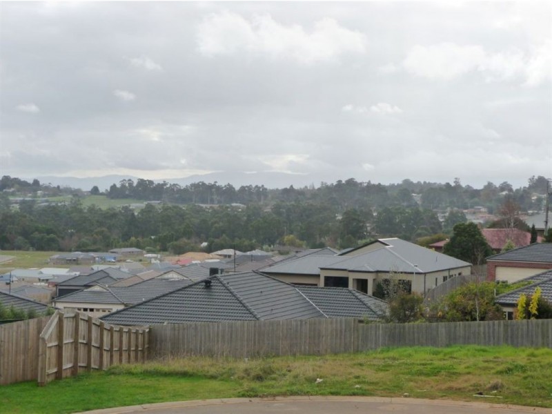 6 Buritta Court, Drouin VIC 3818