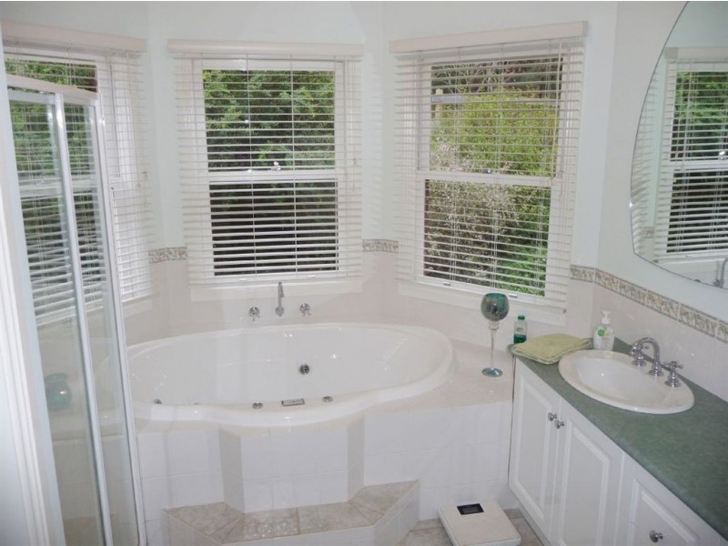 75 Mirrabooka Road, Maryknoll VIC 3812