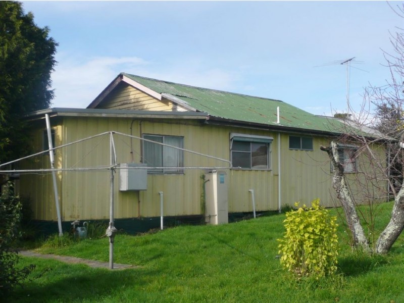 77 Fowler Street, Moe VIC 3825
