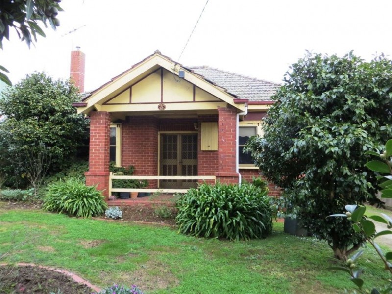 8 Lampards Road, Drouin VIC 3818