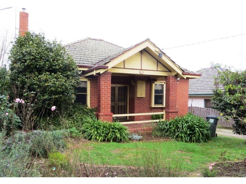 8 Lampards Road, Drouin VIC 3818