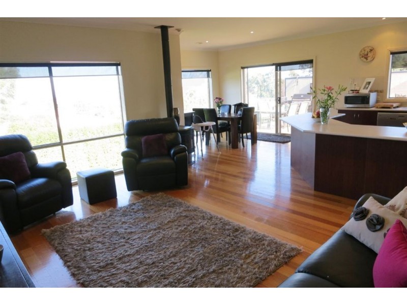17 Archer Road, Garfield VIC 3814