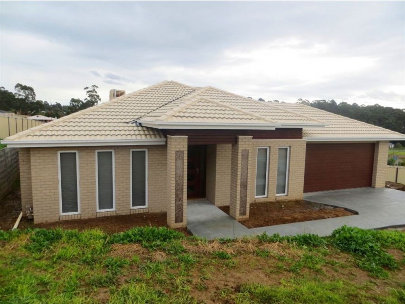 12 Crystal Court, Drouin VIC 3818