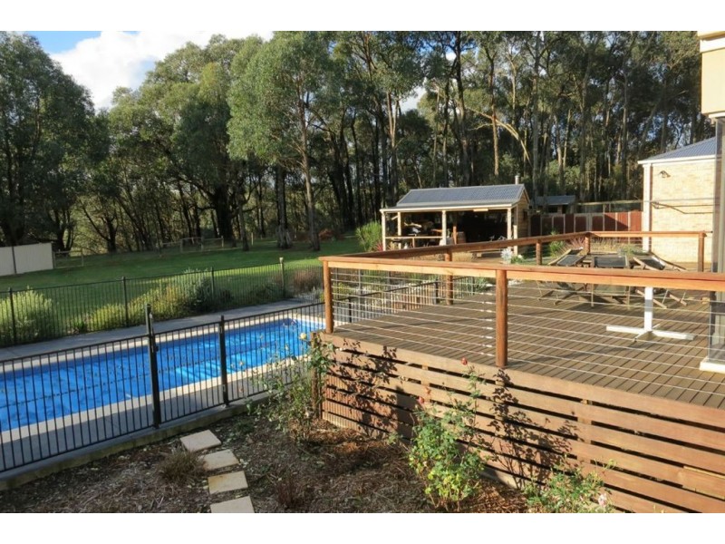 8 Hague Court, Drouin VIC 3818