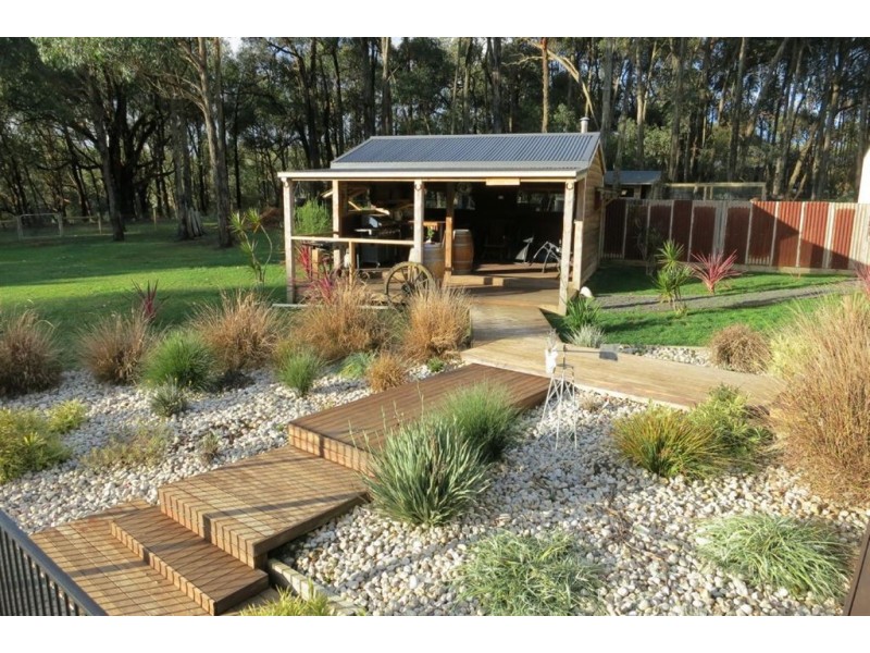 8 Hague Court, Drouin VIC 3818