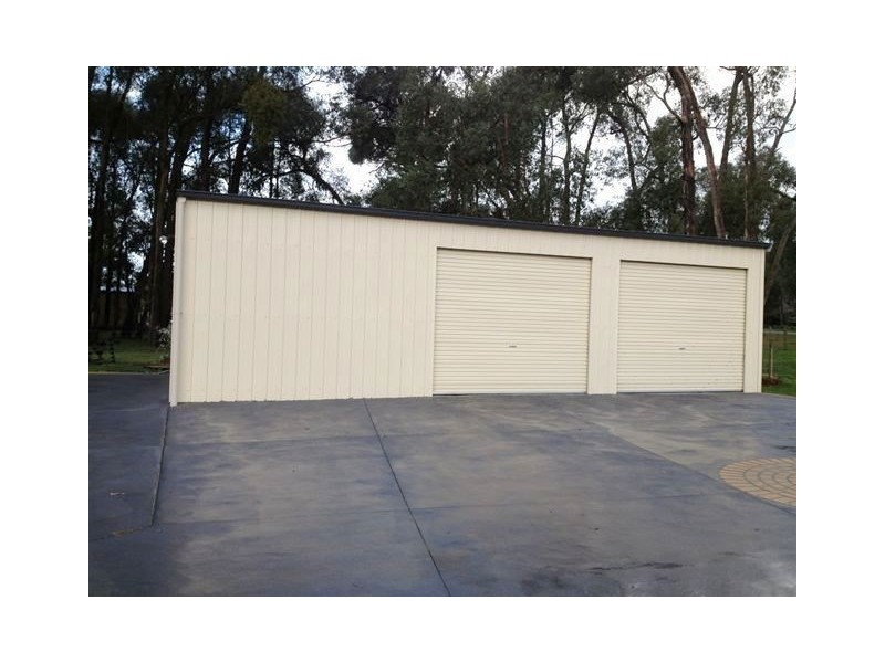 8 Hague Court, Drouin VIC 3818