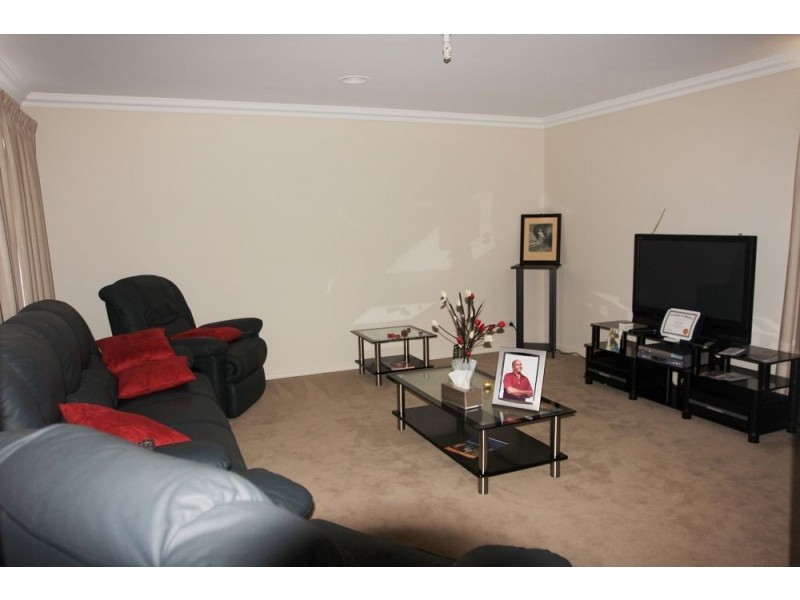 3 Oak Avenue, Longwarry VIC 3816