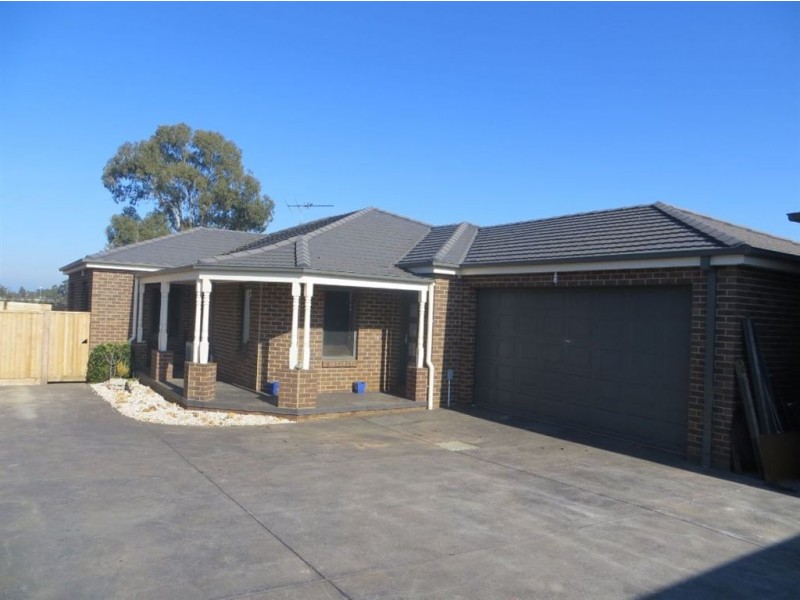 2/5 Lyndhurst Square, Drouin VIC 3818