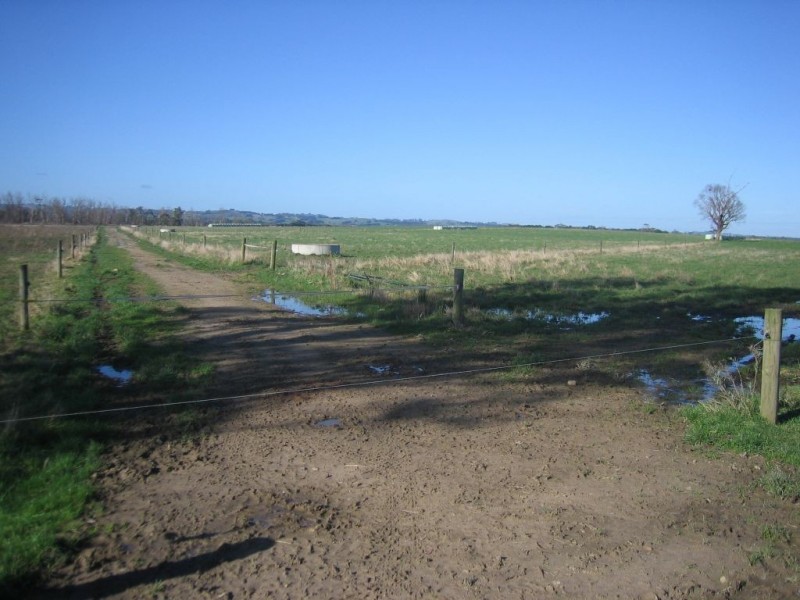 1 McClure Road, Drouin South VIC 3818