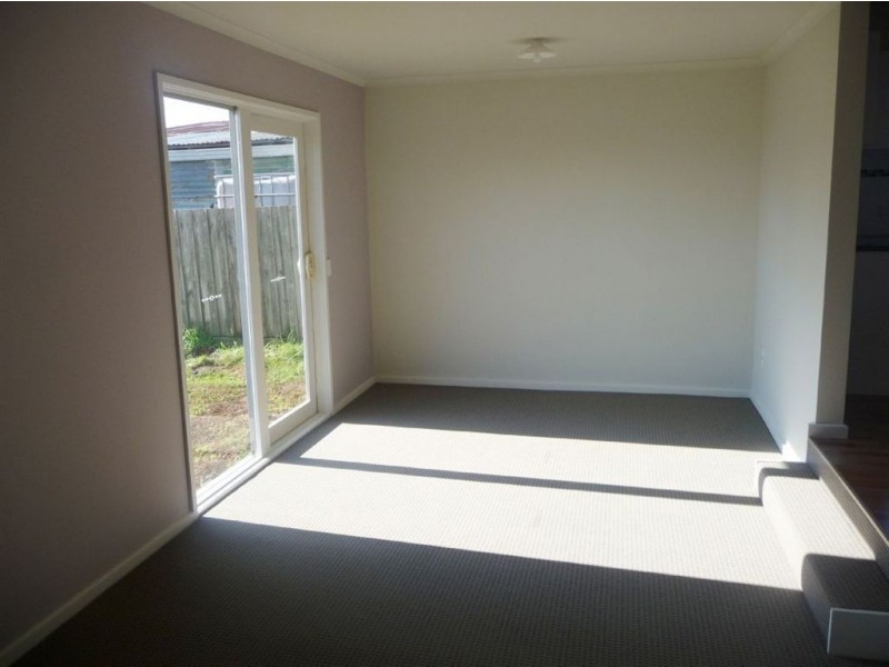 1/9 Fairchild Street, Drouin VIC 3818