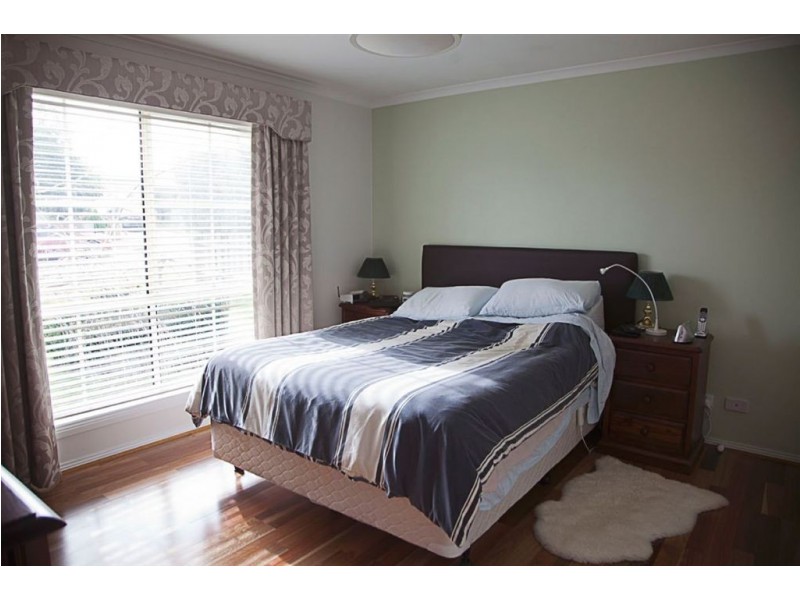 8 Davey Drive, Drouin VIC 3818