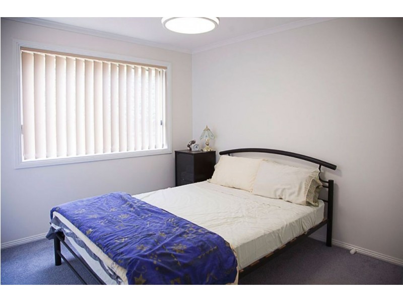 8 Davey Drive, Drouin VIC 3818