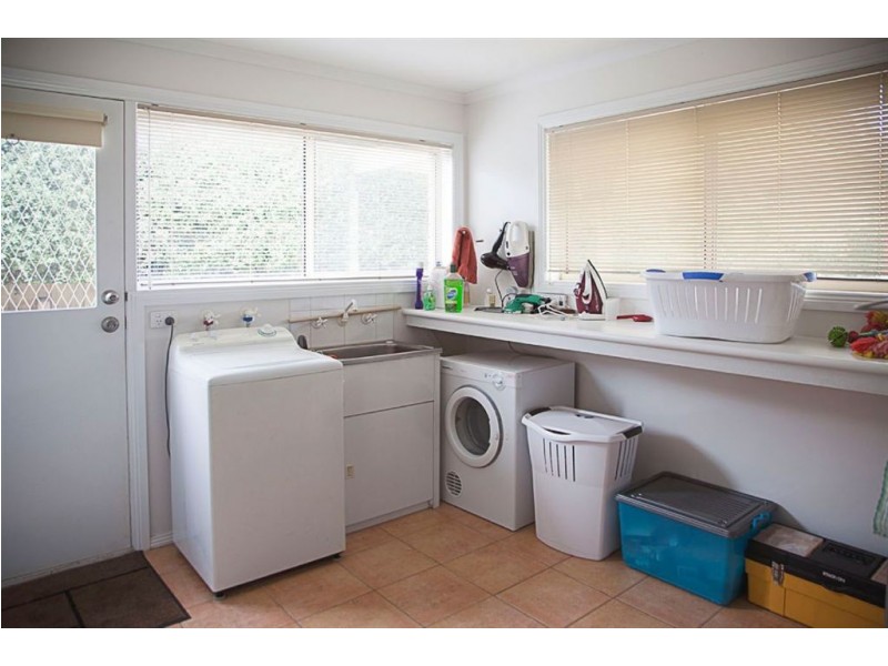 8 Davey Drive, Drouin VIC 3818