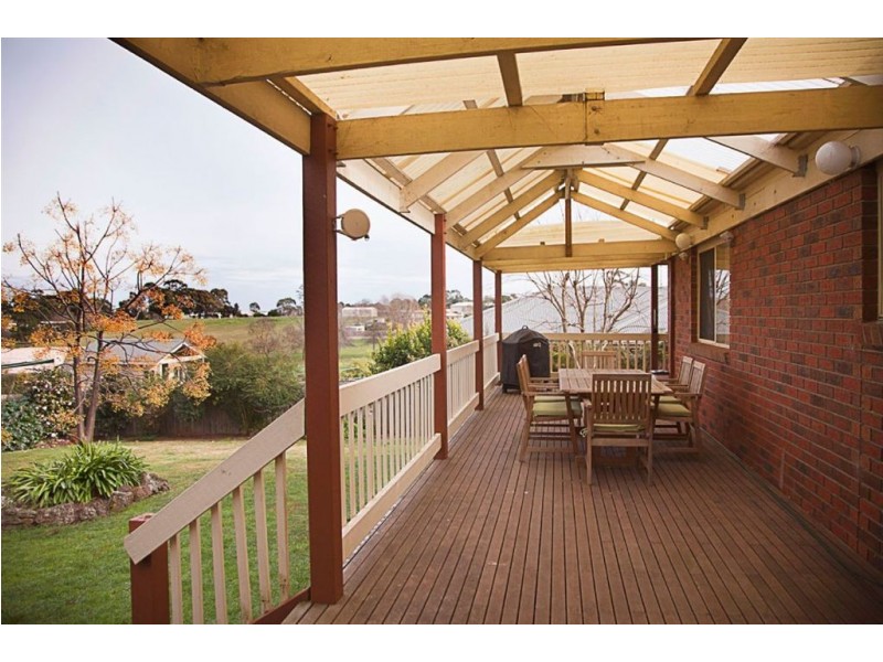 8 Davey Drive, Drouin VIC 3818