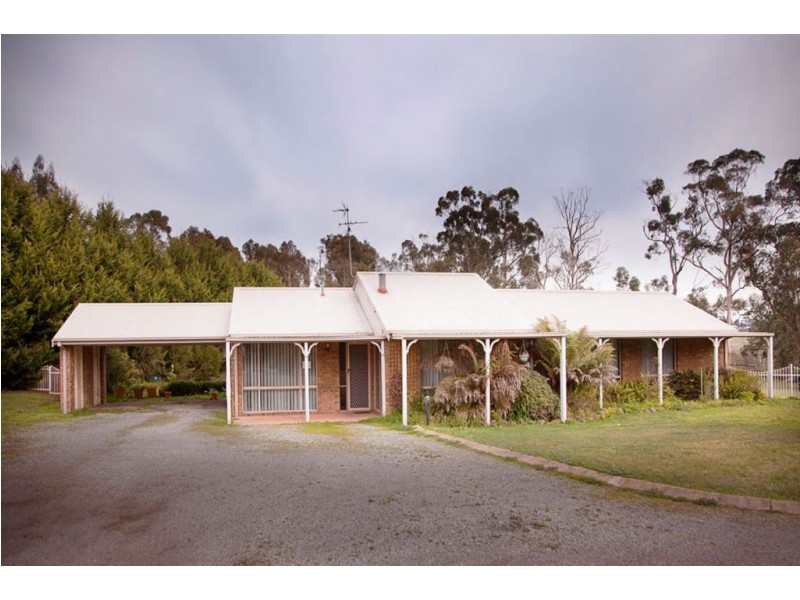 14 Pepperell Drive, Drouin VIC 3818