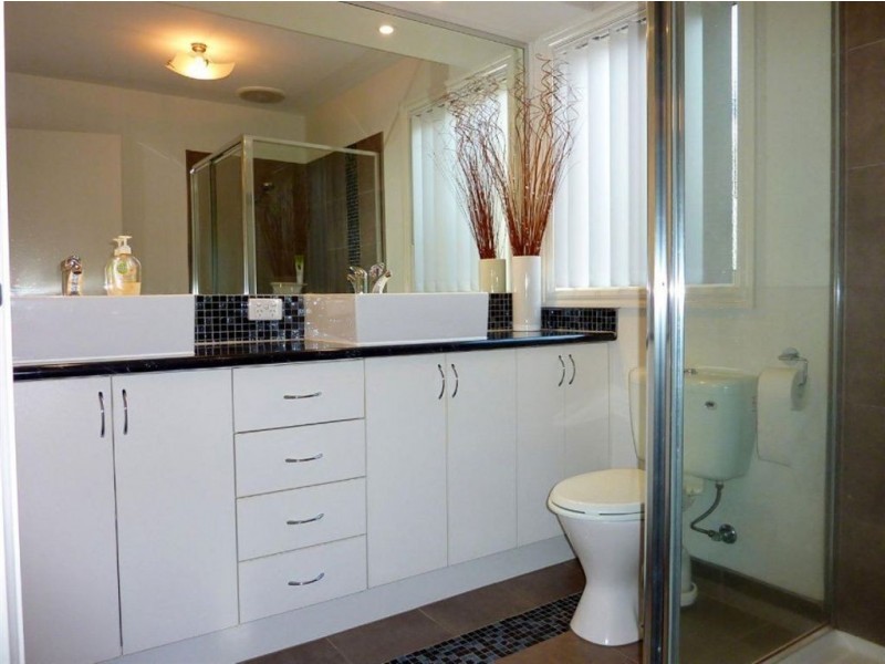 23 Rivendale Crescent, Drouin VIC 3818