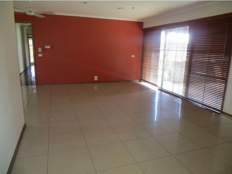 1 McClure Street, Drouin VIC 3818