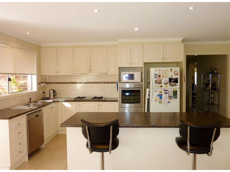 7 Rivendale Crescent, Drouin VIC 3818