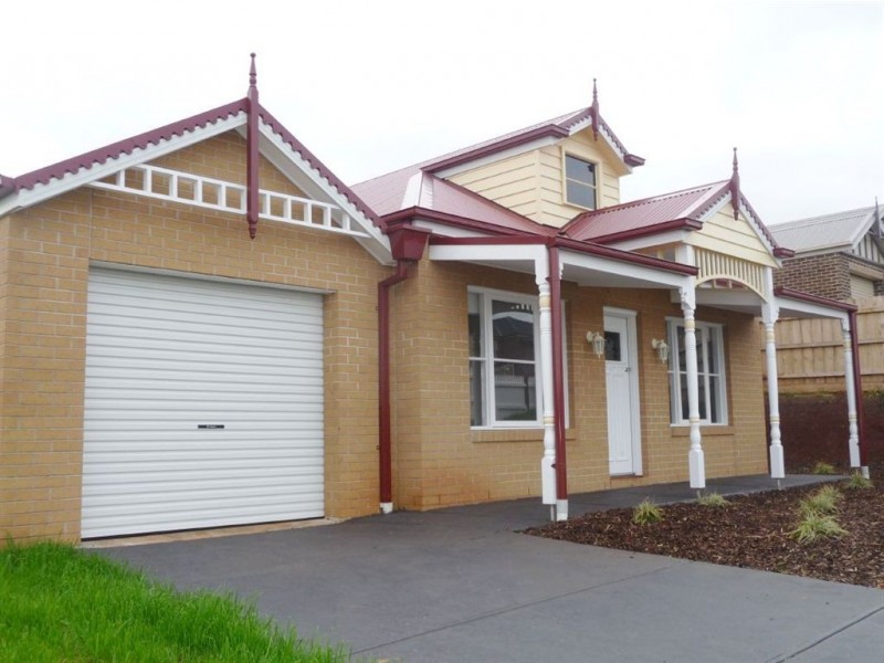 22 Shae Crescent, Drouin VIC 3818